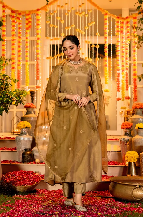 Golden_Chanderi_Silk_Embroidered_Kurti_With_Pant_And_Dupatta_For_Women