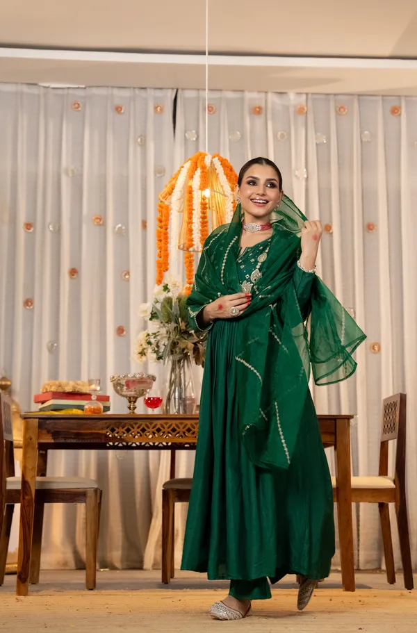 Green_Chanderi_Silk_Embroidered_Kurti_With_Pant_And_Dupatta_For_Women