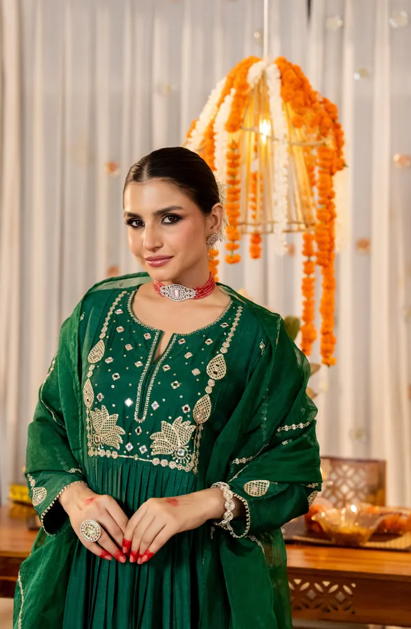 Green_Chanderi_Silk_Embroidered_Kurti_With_Pant_And_Dupatta_For_Women