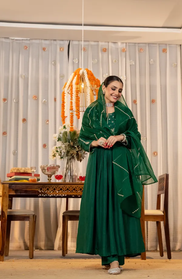Green_Chanderi_Silk_Embroidered_Kurti_With_Pant_And_Dupatta_For_Women