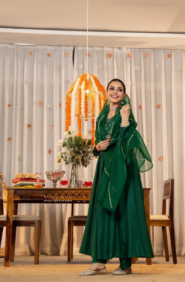 Green_Chanderi_Silk_Embroidered_Kurti_With_Pant_And_Dupatta_For_Women