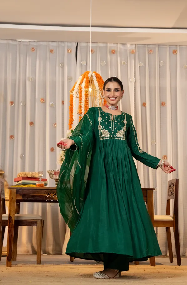 Green_Chanderi_Silk_Embroidered_Kurti_With_Pant_And_Dupatta_For_Women