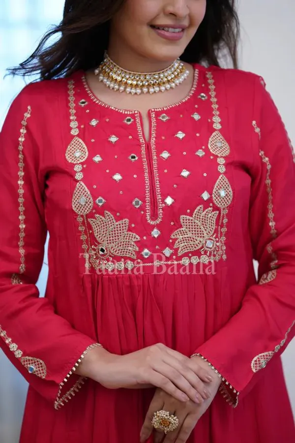Pink_Chanderi_Silk_Embroidered_Kurti_With_Pant_And_Dupatta_For_Women
