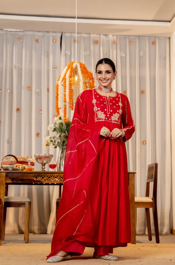Red_Chanderi_Silk_Embroidered_Kurti_With_Pant_And_Dupatta_For_Women