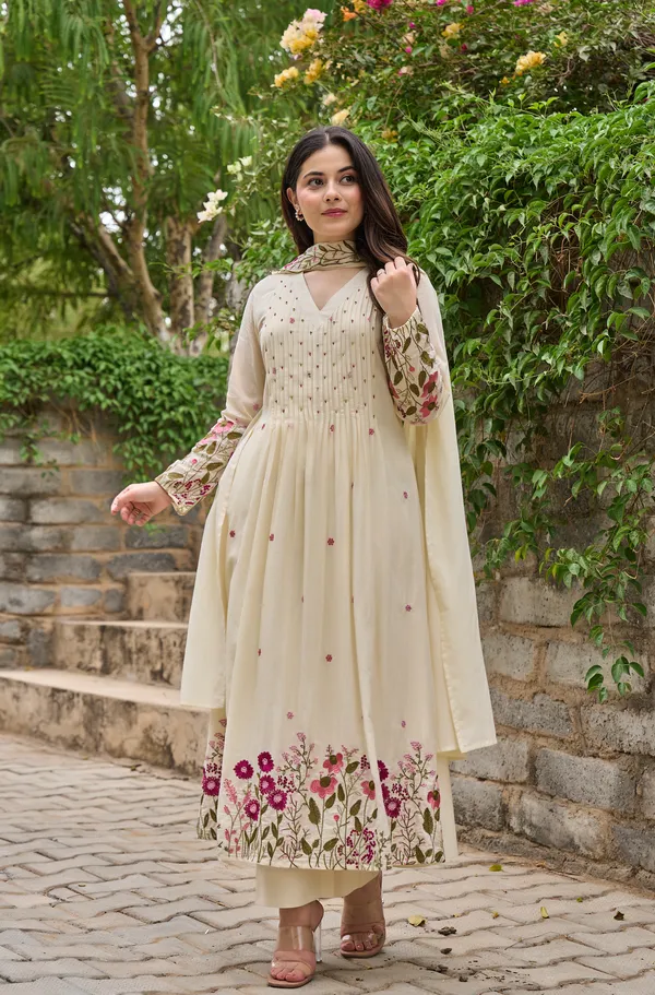White_Chanderi_Silk_Embroidered_Kurti_With_Pant_And_Dupatta_For_Women