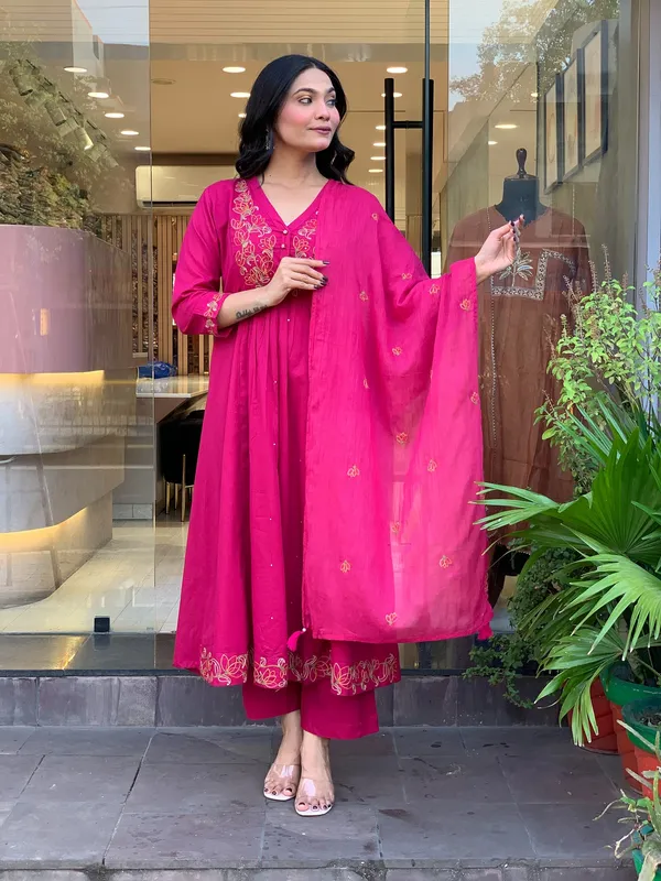Pink_Chanderi_Silk_Embroidery_Kurti_With_Pant_And_Dupatta_For_Women