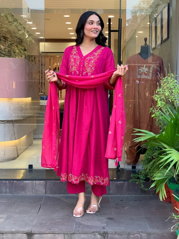 Pink_Chanderi_Silk_Embroidery_Kurti_With_Pant_And_Dupatta_For_Women