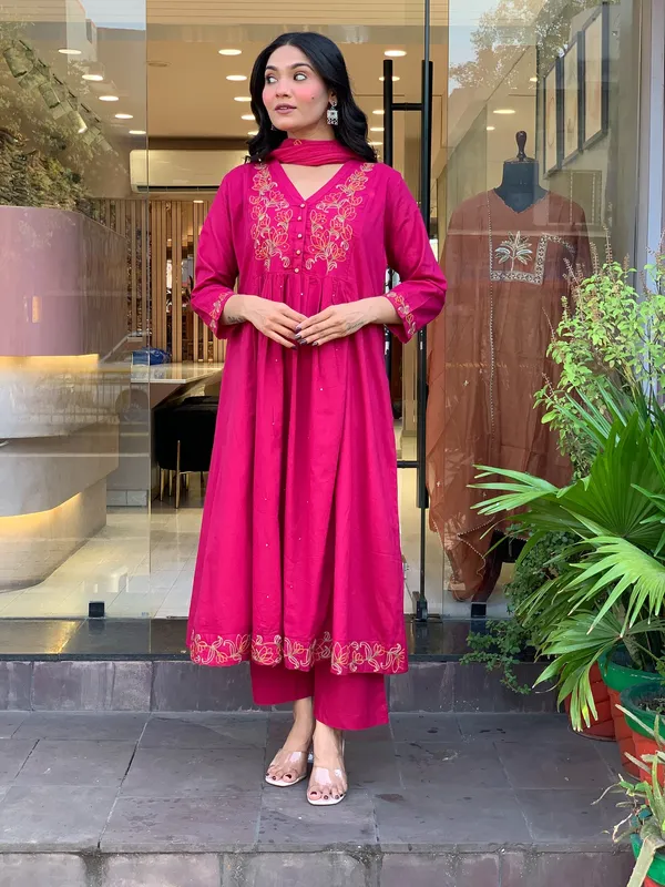 Pink_Chanderi_Silk_Embroidery_Kurti_With_Pant_And_Dupatta_For_Women