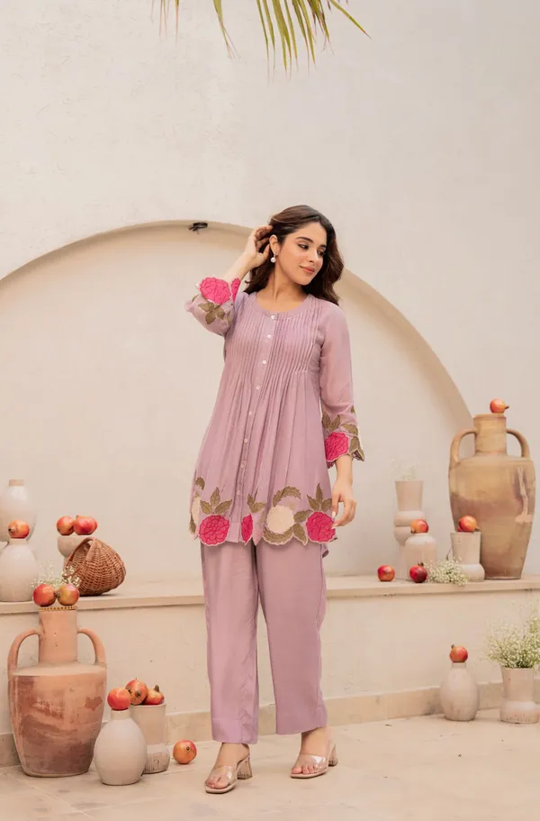 Women_Floral_Embroidered_Panelled_Thread_Work_Pure_Cotton_Kurti_with_Palazzos