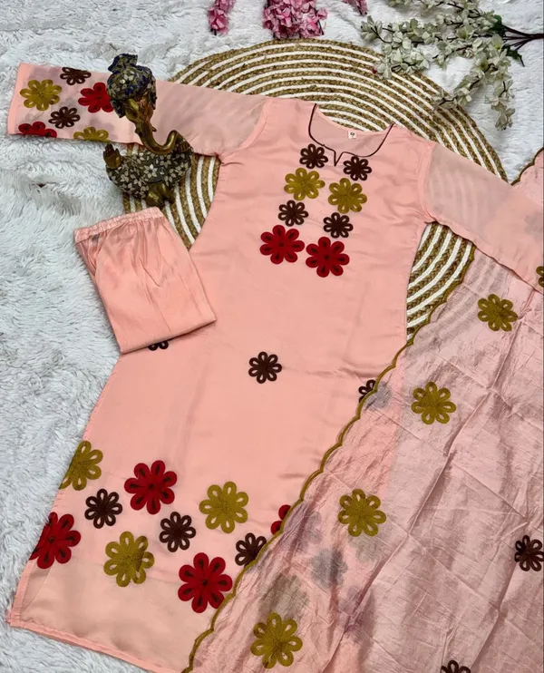 Women_Floral_Embroidered_Regular_Thread_Work_Kurta_with_Trousers_&_With_Dupatta