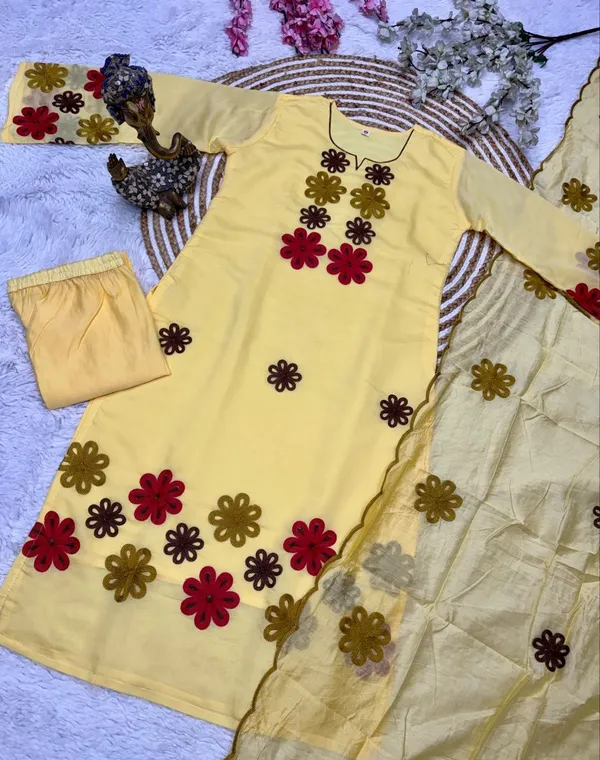 Women_Floral_Embroidered_Regular_Thread_Work_Kurta_with_Trousers_&_With_Dupatta
