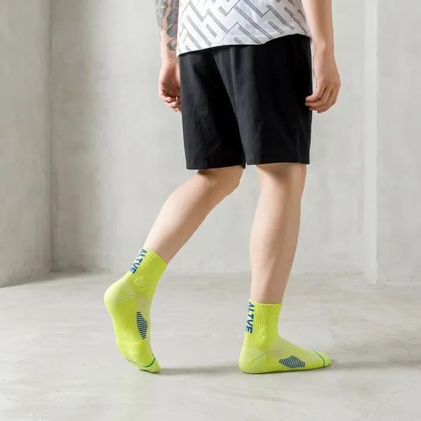 Green_Quarter_Length_Sports_Socks_For_Unisex