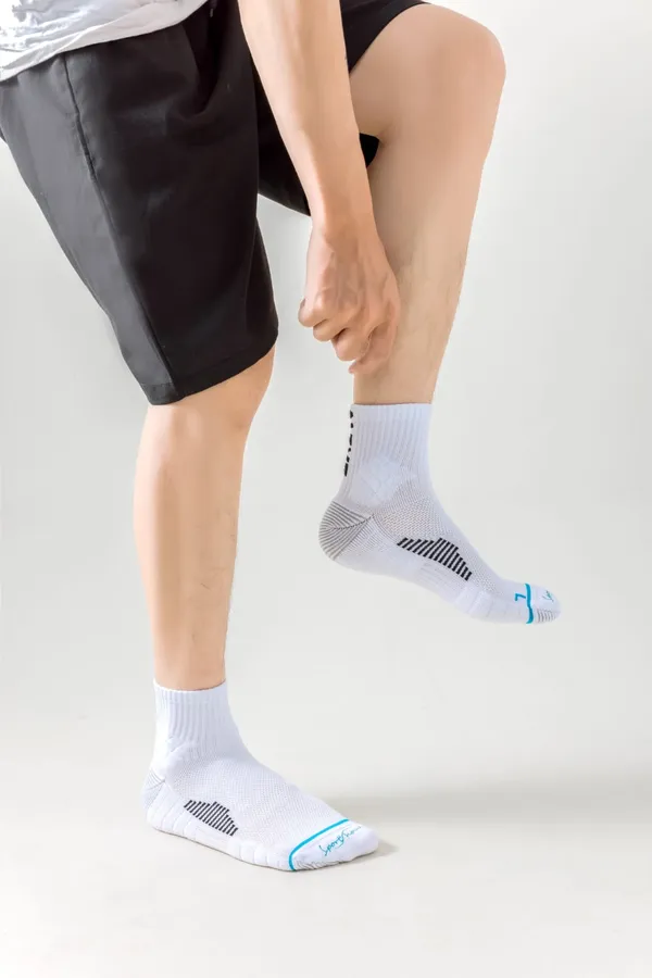 White_Arch_Support_Sports_Socks_For_Unisex