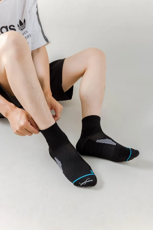 Black_Arch_Support_Sports_Socks_For_Unisex