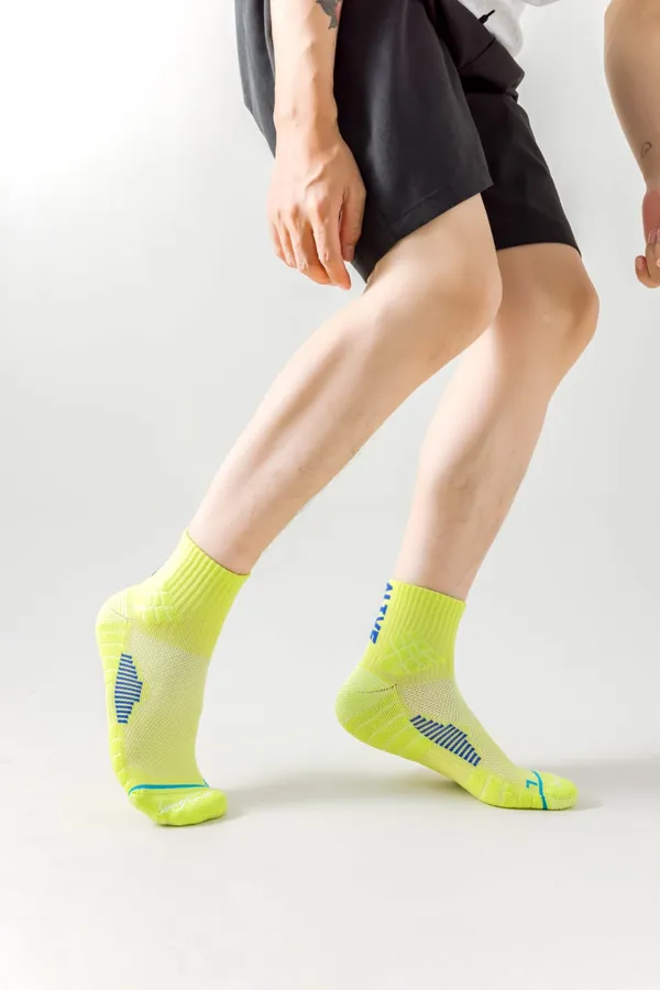 Green_Quarter_Length_Sports_Socks_For_Unisex