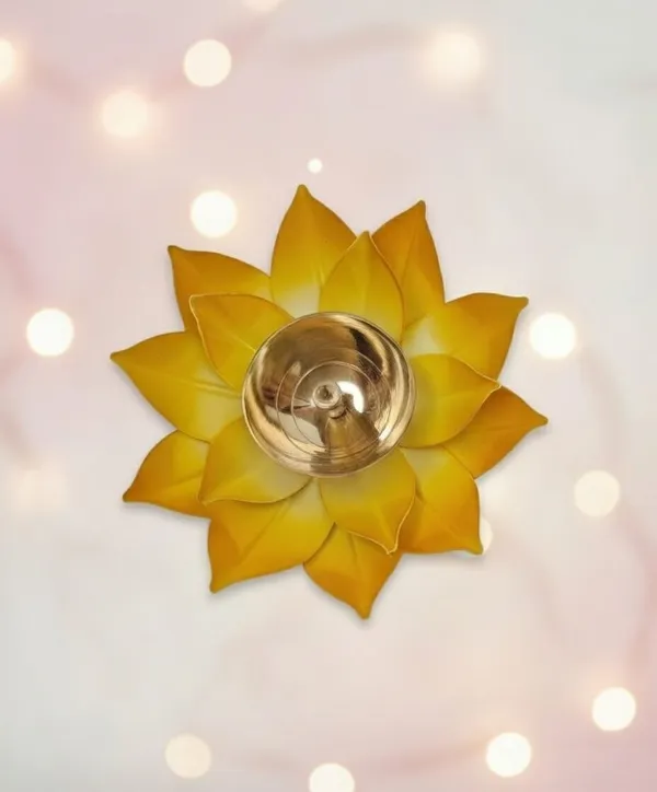 THE_HOMEROOTS_Lotus_Brass_Table_Diya_|_Blue_Flower_Design_Oil_Lamp_For_Puja_&_Home_Decor_Brass_Table_Diya_(Height:_2_Inch)_-_Pack_Of_2