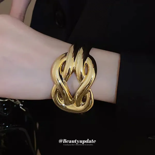 Gold_Stainless_Steel_Alloy_Bracelet_For_Women