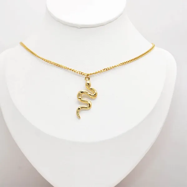 Gold_Stainless_Steel_Alloy_Necklace_For_Women