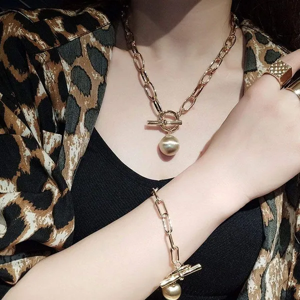 Gold_Stainless_Steel_Alloy_Necklace_For_Women