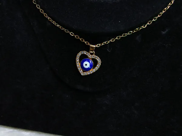 Gold_Stainless_Steel_Alloy_Necklace_For_Women