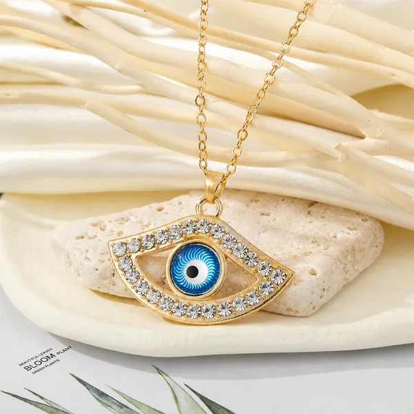 Gold_Stainless_Steel_Alloy_Necklace_For_Women