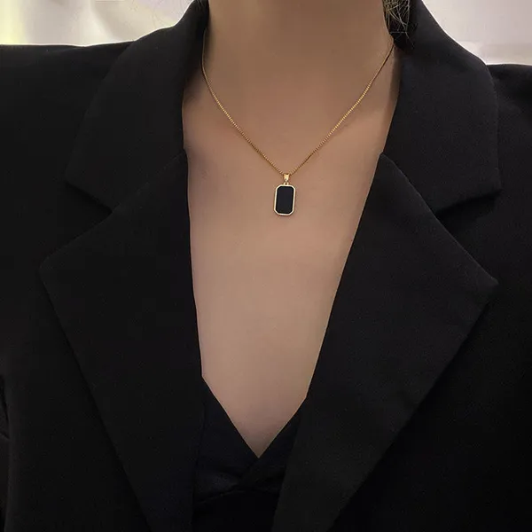Gold_And_Black_Stainless_Steel_Alloy_Necklace_For_Women