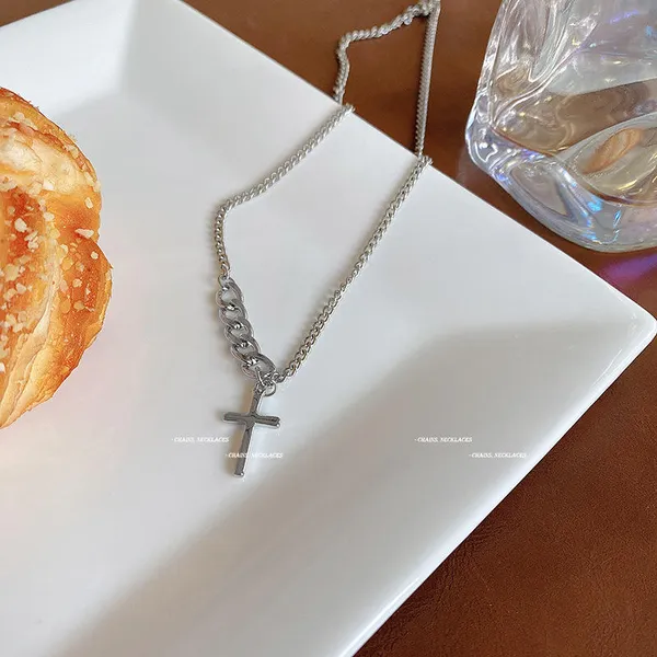 Silver_Stainless_Steel_Alloy_Necklace_For_Women