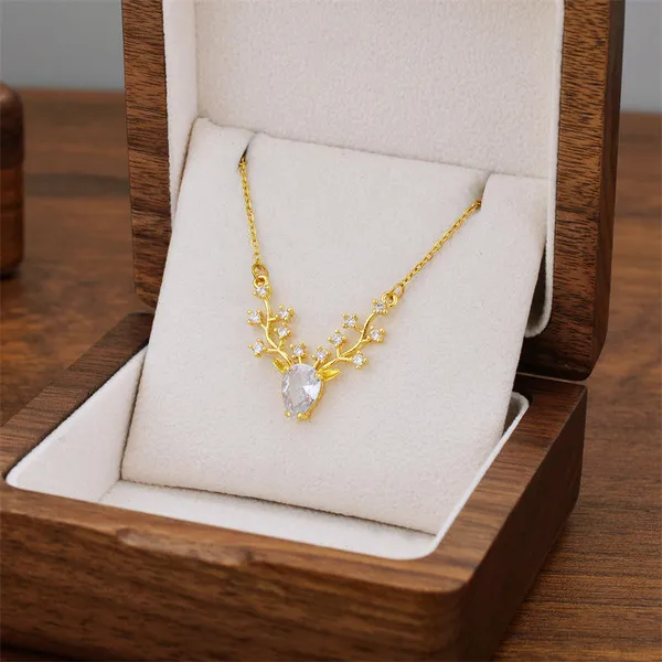 Gold_Stainless_Steel_Alloy_Necklace_For_Women