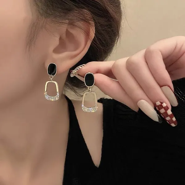 Black_Stainless_Steel_Alloy_Earrings_For_Women