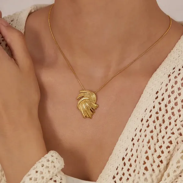 Gold_Stainless_Steel_Alloy_Necklace_For_Women