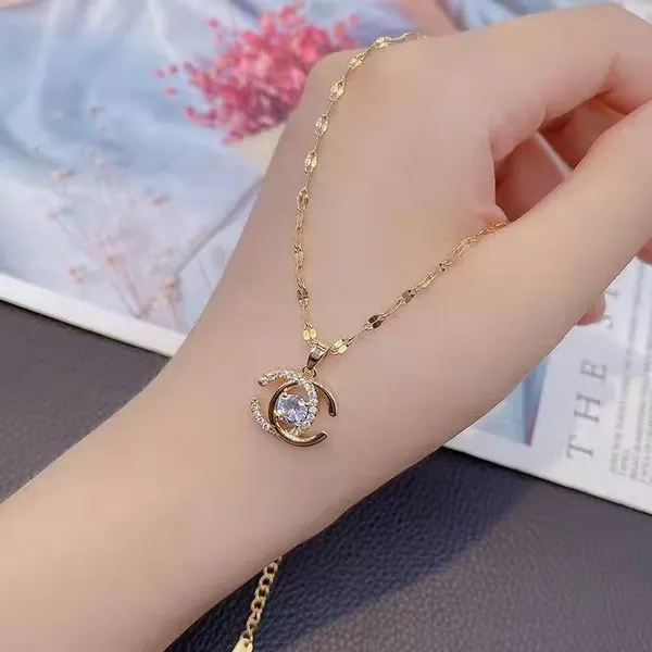 Gold_Stainless_Steel_Alloy_Necklace_For_Women