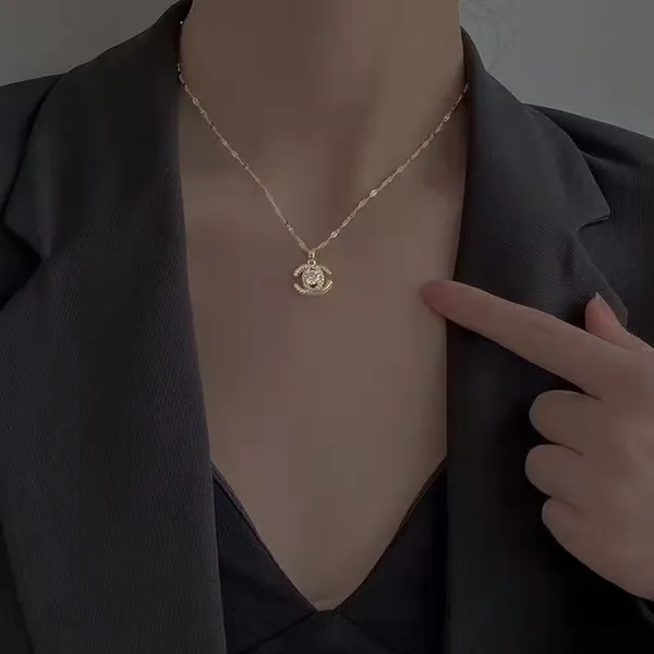 Gold_Stainless_Steel_Alloy_Necklace_For_Women
