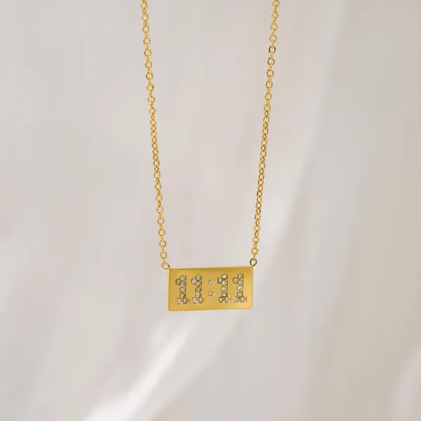 Gold_Stainless_Steel_Alloy_Necklace_For_Women