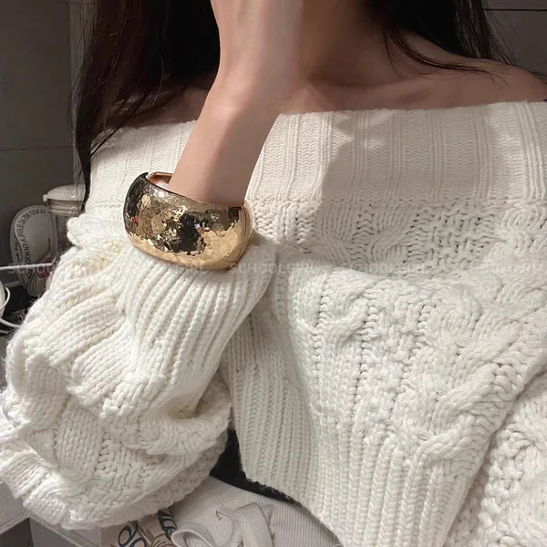 Gold_Stainless_Steel_Alloy_Bracelet_For_Women