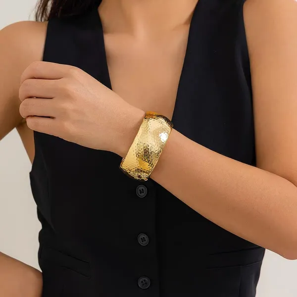 Gold_Stainless_Steel_Alloy_Bracelet_For_Women