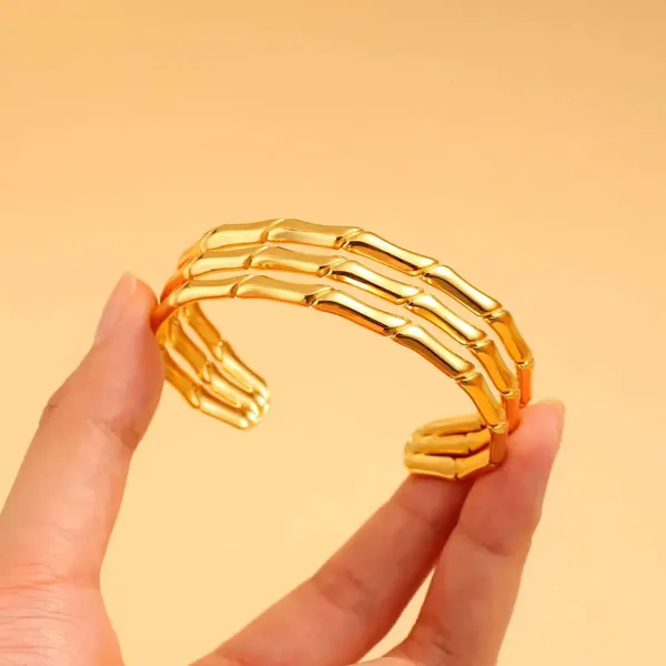 Gold_Stainless_Steel_Alloy_Bracelet_For_Women