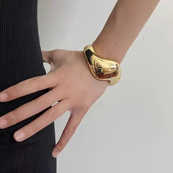 Gold_Stainless_Steel_Alloy_Bracelet_For_Women
