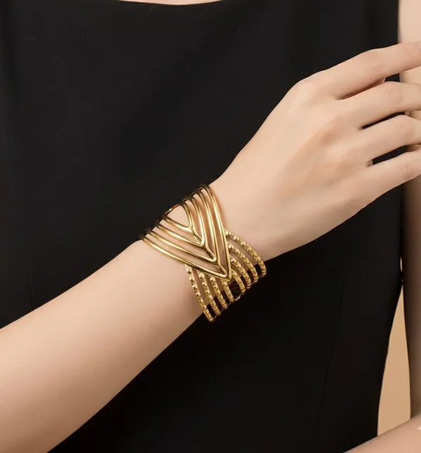 Gold_Stainless_Steel_Alloy_Bracelet_For_Women