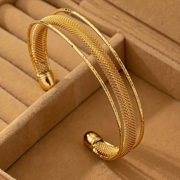 Gold_Stainless_Steel_Alloy_Bracelet_For_Women