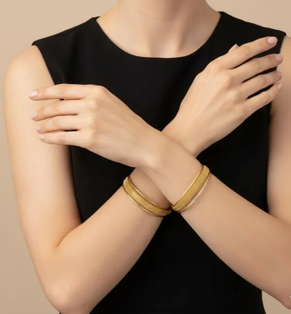 Gold_Stainless_Steel_Alloy_Bracelet_For_Women