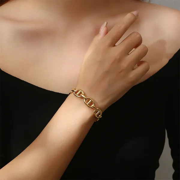 Gold_Stainless_Steel_Alloy_Bracelet_For_Women