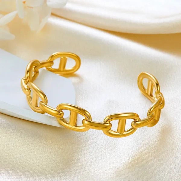 Gold_Stainless_Steel_Alloy_Bracelet_For_Women