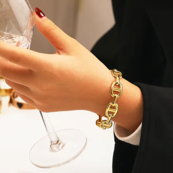 Gold_Stainless_Steel_Alloy_Bracelet_For_Women