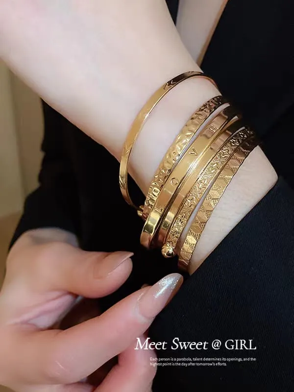 Gold_Stainless_Steel_Alloy_Bracelet_For_Women