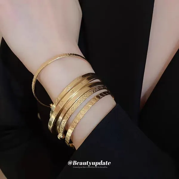 Gold_Stainless_Steel_Alloy_Bracelet_For_Women