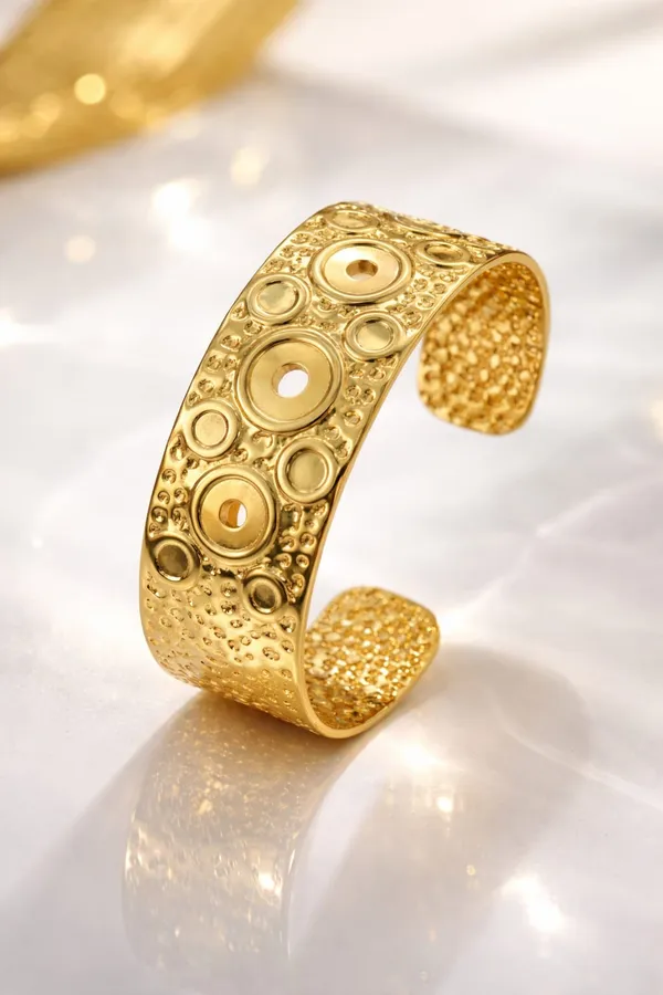 Gold_Stainless_Steel_Alloy_Bracelet_For_Women