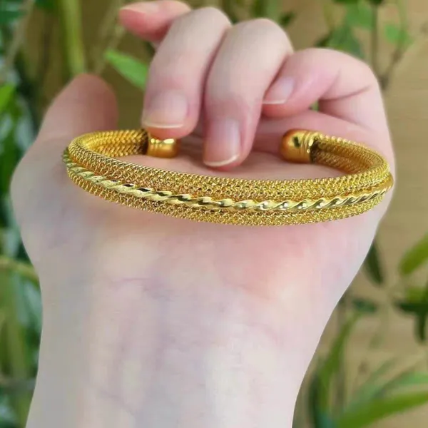 Gold_Stainless_Steel_Alloy_Bracelet_For_Women