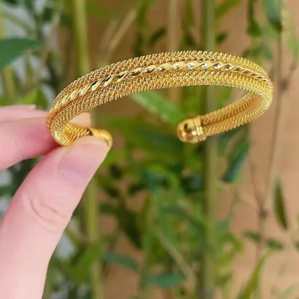 Gold_Stainless_Steel_Alloy_Bracelet_For_Women