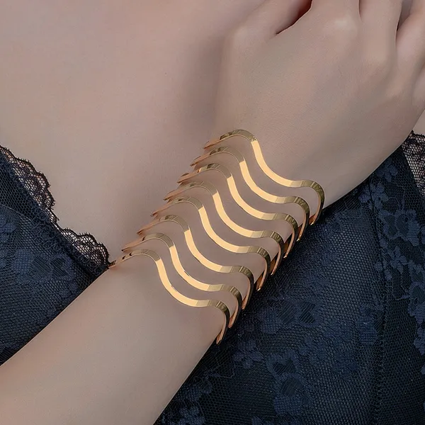 Gold_Stainless_Steel_Alloy_Bracelet_For_Women
