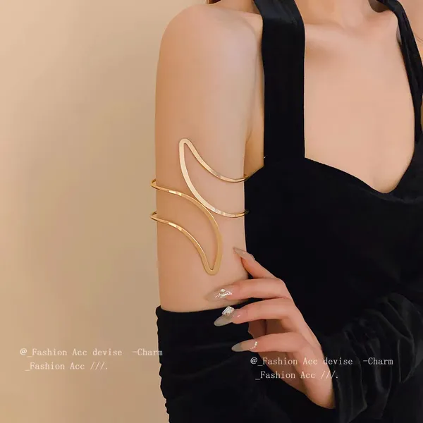 Gold_Stainless_Steel_Alloy_Armlet_For_Women